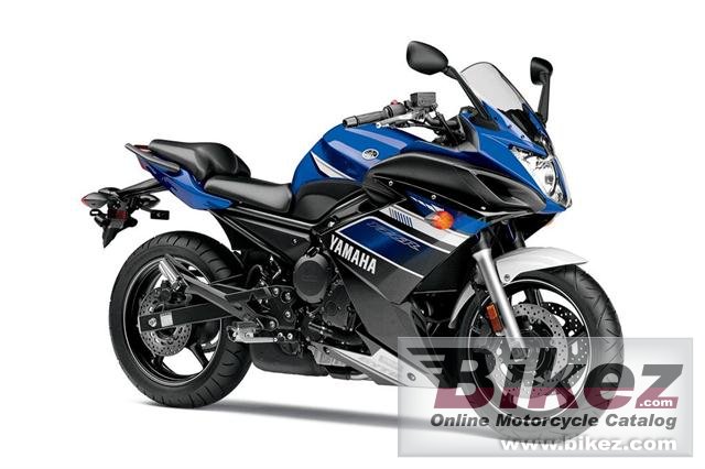 Big Yamaha fz6r picture and wallpaper from Bikez.com